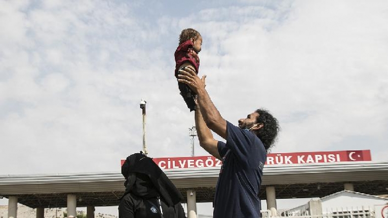 Uzuvları olmayan 14 aylık İdlibli Muhammed bebek tedavi için Türkiye'ye getirildi