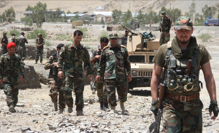 Afganistan'ın merkezi ve güneyinde 3 vilayet merkezi daha Taliban kontrolüne geçti