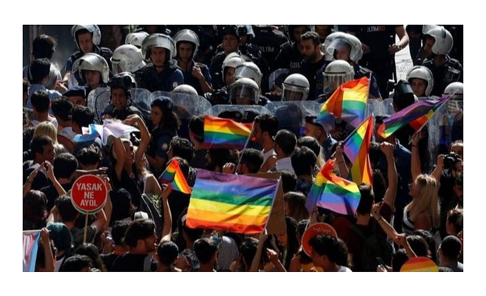 Boğaziçi Üniversitesi'nde sözlerini değiştirerek İstiklal Marşı'yla dalga geçen LGBT'liler hakkında soruşturma