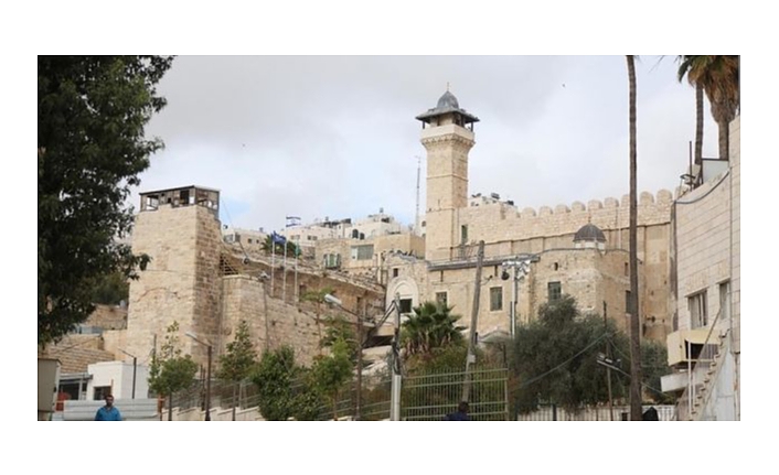 İşgalci İsrail durmuyor: Harem-i İbrahim Camisi'ni Müslümanlara kapattı