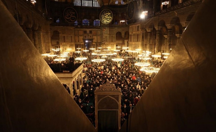 Ayasofya-i Kebir Camii'nde 88 yıl sonra ilk teravih namazı kılınacak