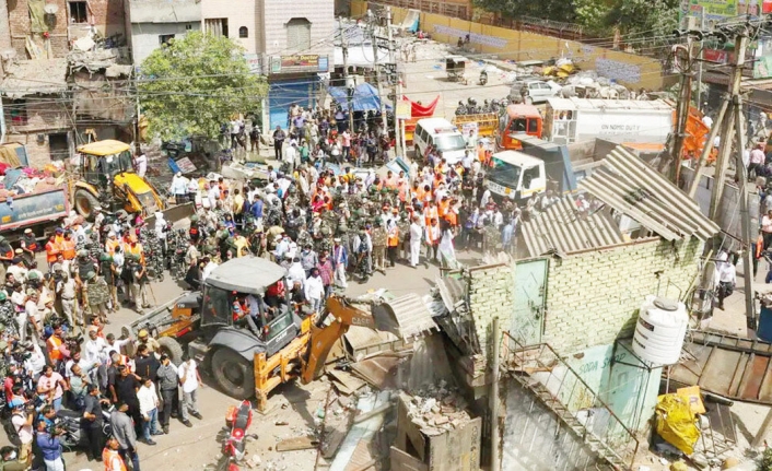 Hindistan'da İslam'a hakareti protesto eden Müslümanların evleri yıkıldı