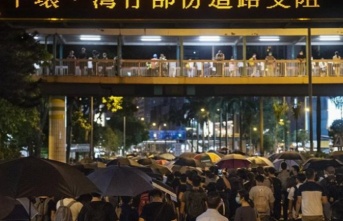 Hong Kong'ta Protestolar Sürüyor