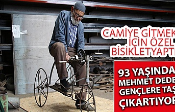 93 Yaşındaki Mehmet Dede, camiye gitmek için özel bisiklet yaptı