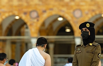 Suudi Arabistan'da bir ilk: Kadın güvenlik görevlileri hac ve umre ziyaretinde görevli!