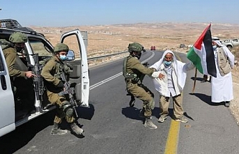 İşgalci İsrail 75 yaşındaki Filistinliyi araçla ezerek ağır yaraladı