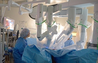 Yedi kollu cerrah robot, Tayland'da ameliyatlara...