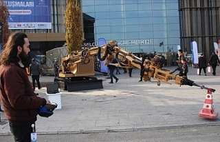 Konya'da üretilen robotik kol bombayı el hassasiyetiyle...