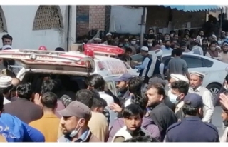 Pakistan'da camiye bombalı saldırı: En az...