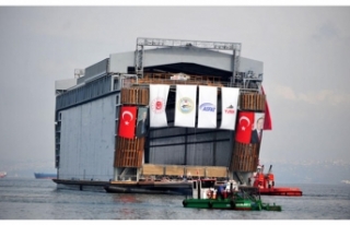 3 bin ton kaldırma kapasiteli 'denizaltı havuzu'...