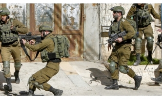 İşgalci İsrail askerleri bir Filistinliyi başından vurarak öldürdü