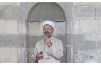Erbaş: Kur'an-ı Kerim'in emirlerini yerine getirmek Müslümanların en önemli vazifesi