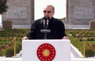 Erdoğan: Depremin yaralarını ancak Çanakkale ruhunu dirilterek sarabiliriz