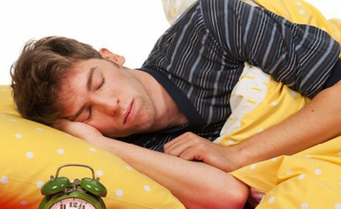 Sağ tarafa uyumanın 6 faydası